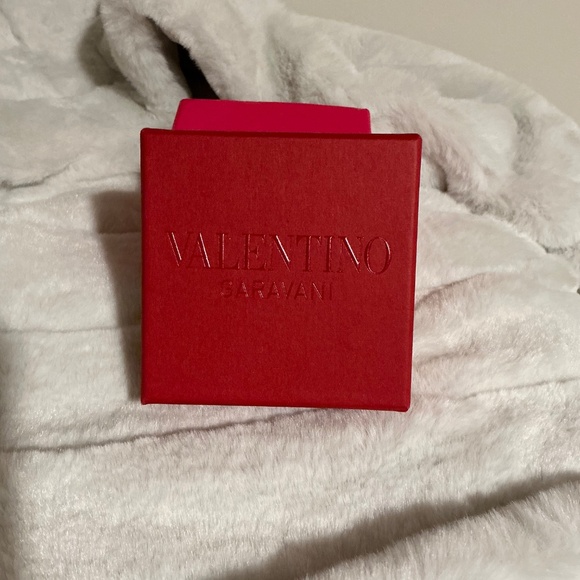 Valentino Garavani Preloved Fushia Crystals VLogo Earrings - Picture 13 of 13